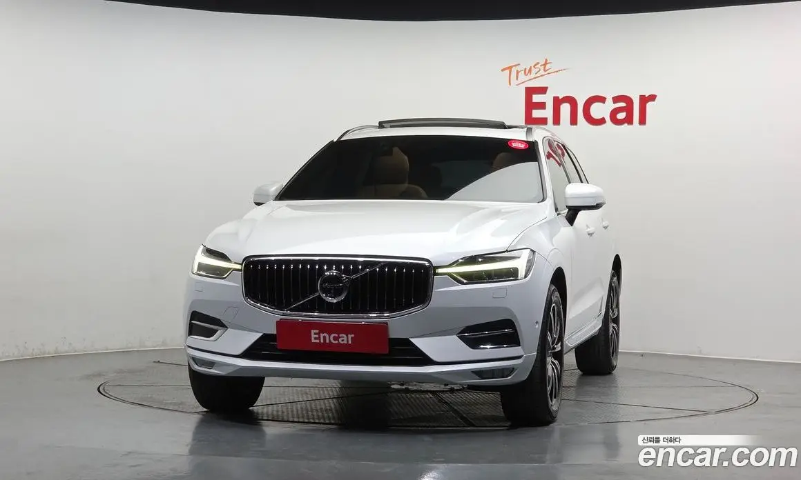 Volvo XC60 2019 2.0 автомат (гидро), фото 3 Volvo XC60 2019 2.0 автомат (гидро), фото 3