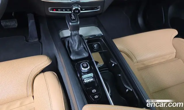 Volvo XC60 2019 2.0 автомат (гидро), миниатюра 9 Volvo XC60 2019 2.0 автомат (гидро), миниатюра 9