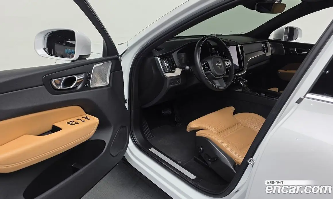 Volvo XC60 2019 2.0 автомат (гидро), фото 10 Volvo XC60 2019 2.0 автомат (гидро), фото 10