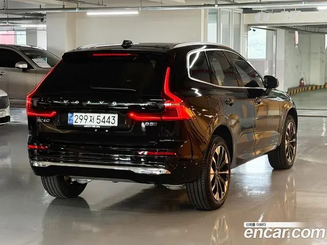 Volvo XC60 2026 2.0 автомат (гидро), миниатюра 2 Volvo XC60 2026 2.0 автомат (гидро), миниатюра 2