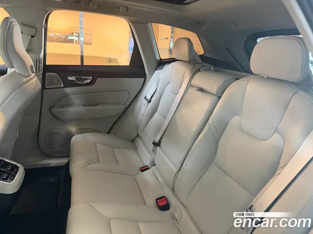 Volvo XC60 2026 2.0 автомат (гидро), миниатюра 11 Volvo XC60 2026 2.0 автомат (гидро), миниатюра 11