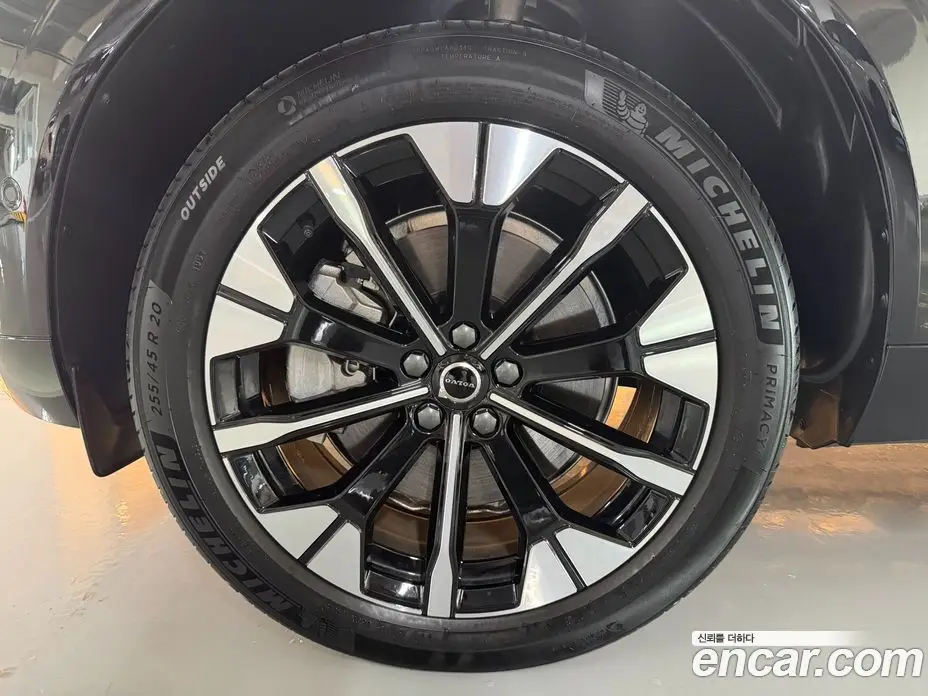 Volvo XC60 2026 2.0 автомат (гидро), фото 5 Volvo XC60 2026 2.0 автомат (гидро), фото 5