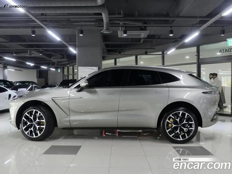 Aston Martin DBX 2022 4.0 автомат (гидро), фото 2 Aston Martin DBX 2022 4.0 автомат (гидро), фото 2