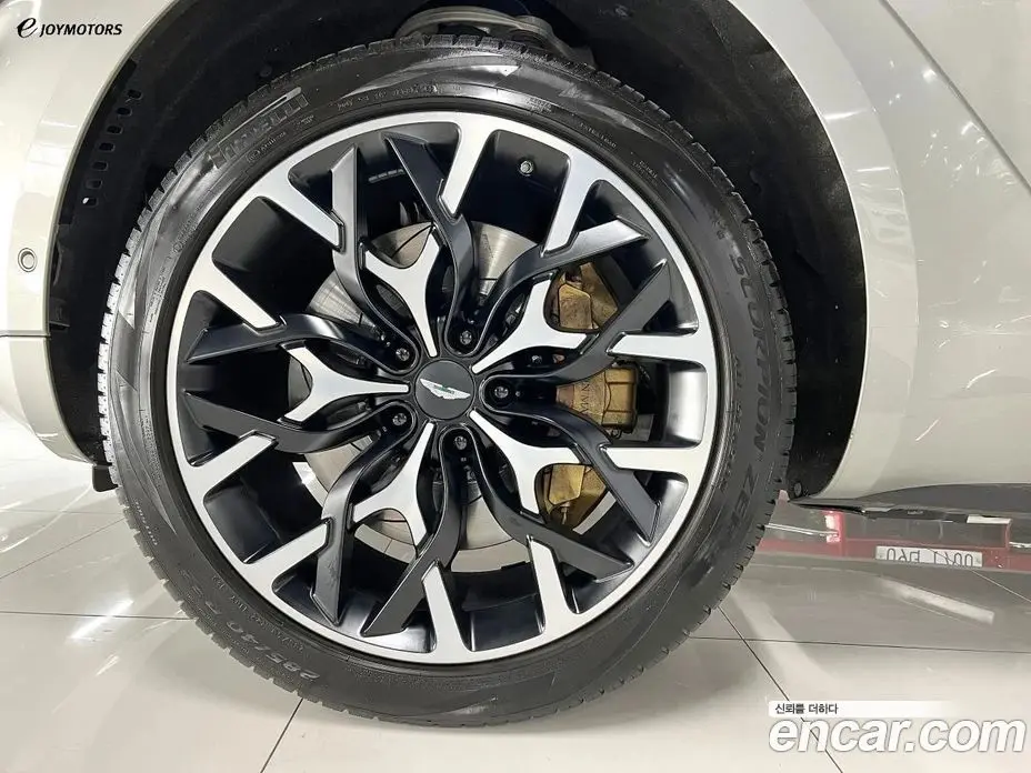 Aston Martin DBX 2022 4.0 автомат (гидро), фото 16 Aston Martin DBX 2022 4.0 автомат (гидро), фото 16