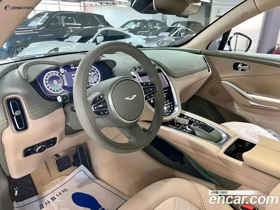 Aston Martin DBX 2022 4.0 автомат (гидро), фото 4 Aston Martin DBX 2022 4.0 автомат (гидро), фото 4