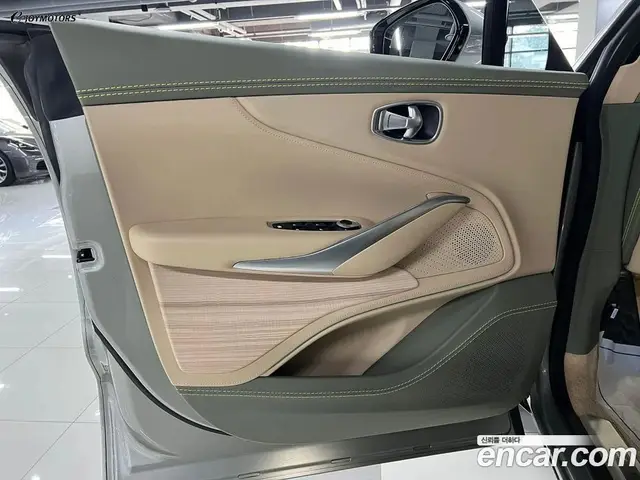 Aston Martin DBX 2022 4.0 автомат (гидро), миниатюра 6 Aston Martin DBX 2022 4.0 автомат (гидро), миниатюра 6