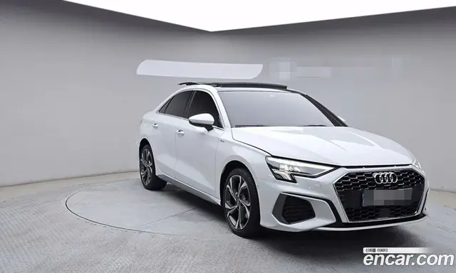 Audi A3 2023 2.0 автомат (гидро), миниатюра 2