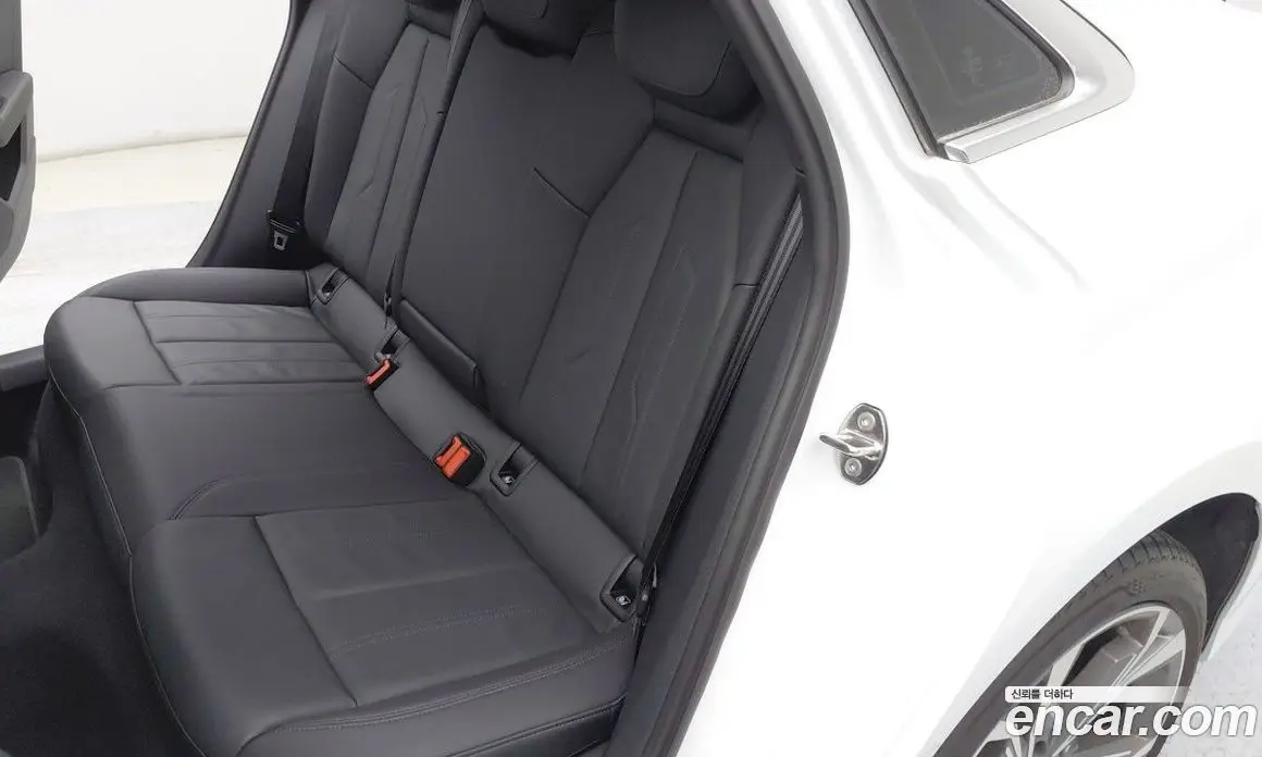 Audi A3 2023 2.0 автомат (гидро), фото 13