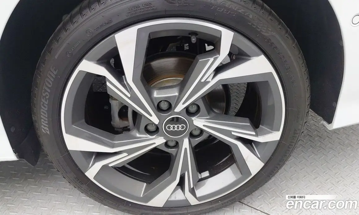 Audi A3 2023 2.0 автомат (гидро), фото 17