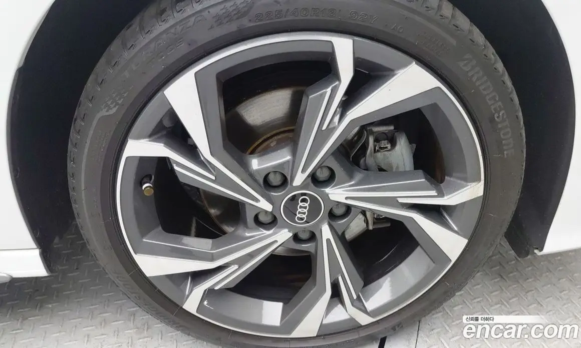 Audi A3 2023 2.0 автомат (гидро), фото 18