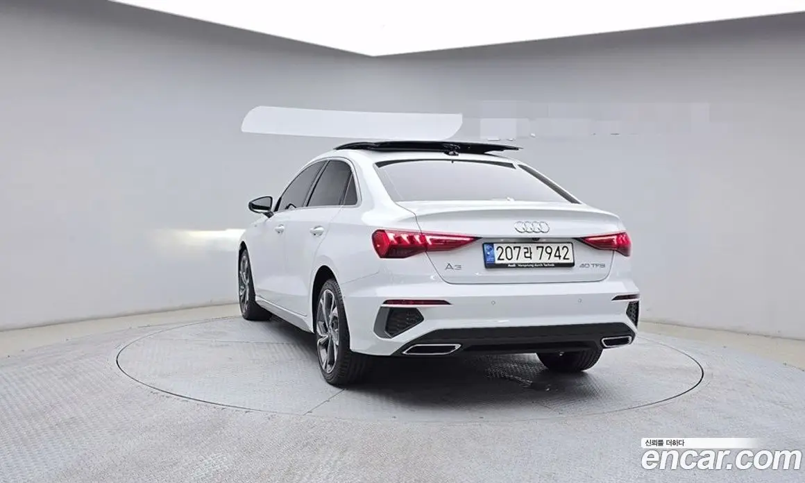 Audi A3 2023 2.0 автомат (гидро), фото 4
