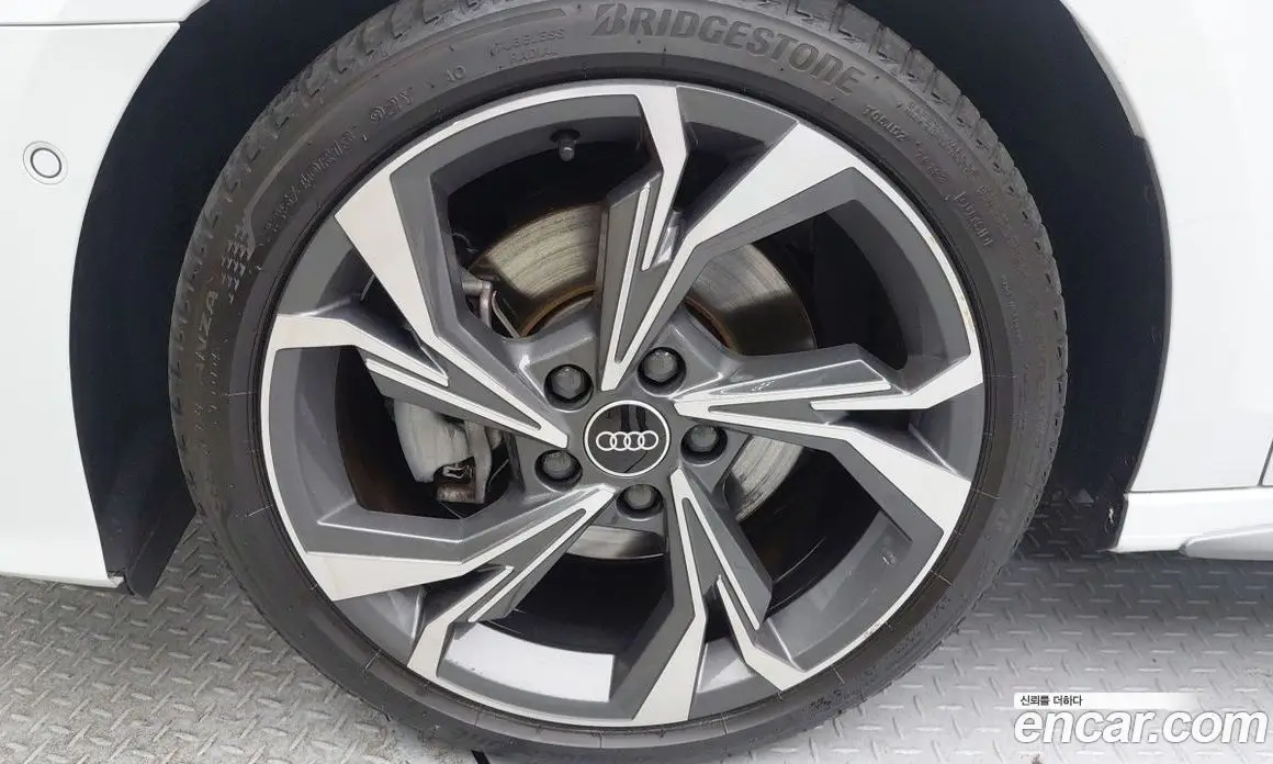 Audi A3 2023 2.0 автомат (гидро), фото 5