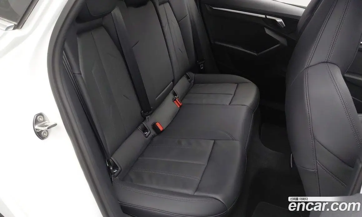 Audi A3 2023 2.0 автомат (гидро), фото 7