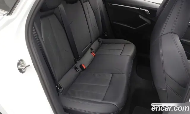 Audi A3 2023 2.0 автомат (гидро), миниатюра 7