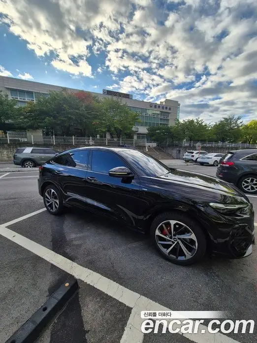 Audi Q5, 2025, 183 км