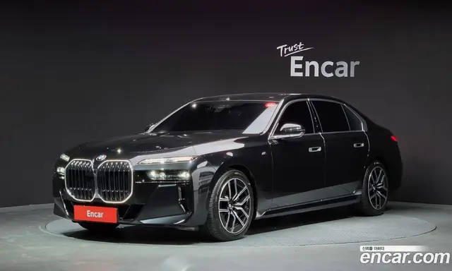 BMW 7 серия, 2023, 33 423 км