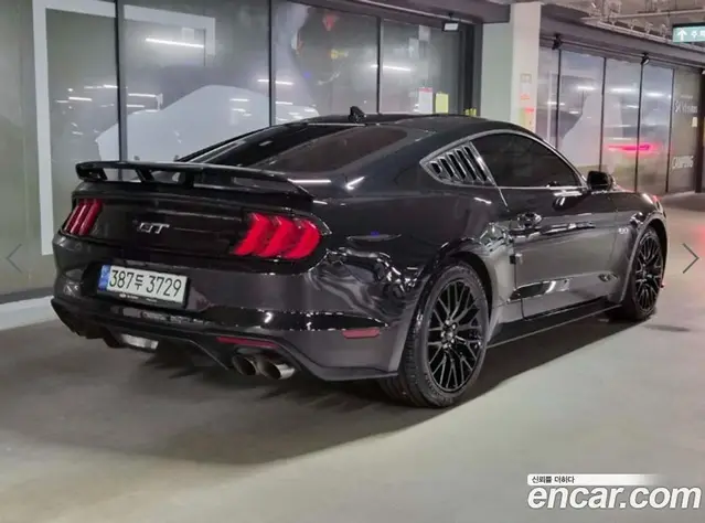 Ford Mustang 2022 5.0 автомат (гидро), миниатюра 4