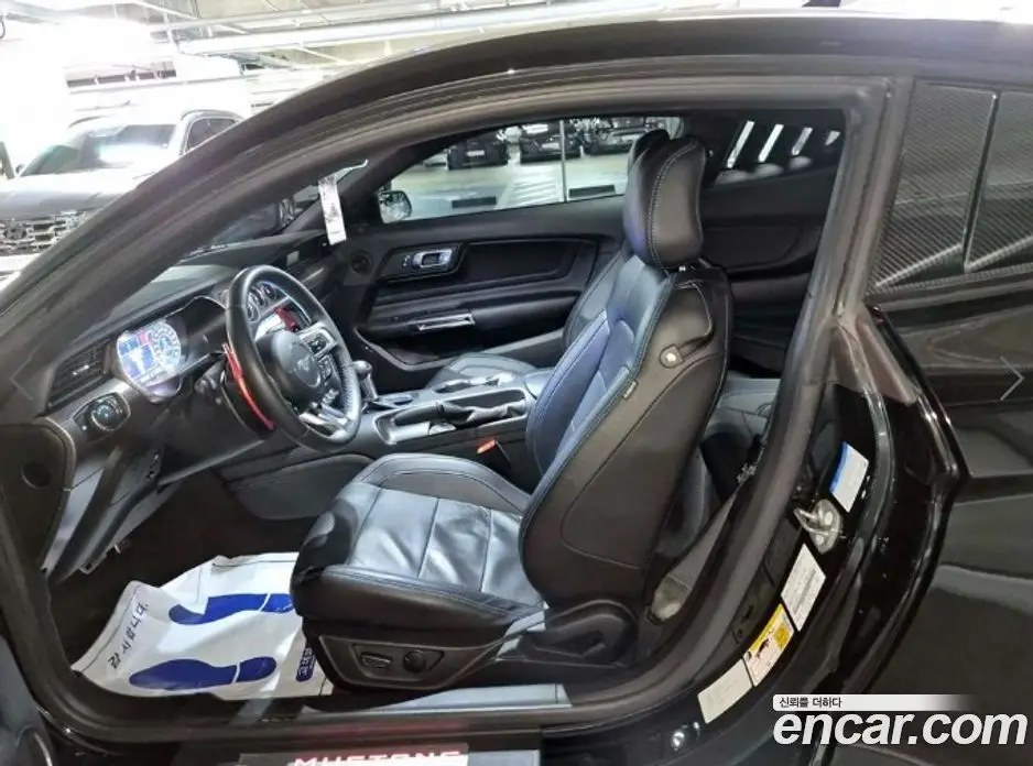 Ford Mustang 2022 5.0 автомат (гидро), фото 6