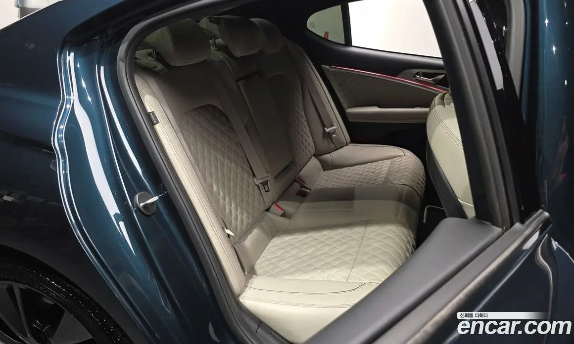 Genesis G70 2021 2.2 автомат (гидро), фото 12 Genesis G70 2021 2.2 автомат (гидро), фото 12