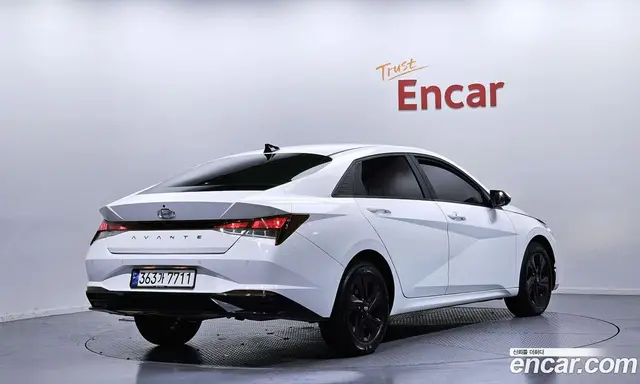 Hyundai Avante 2023 1.6 автомат (гидро), миниатюра 2