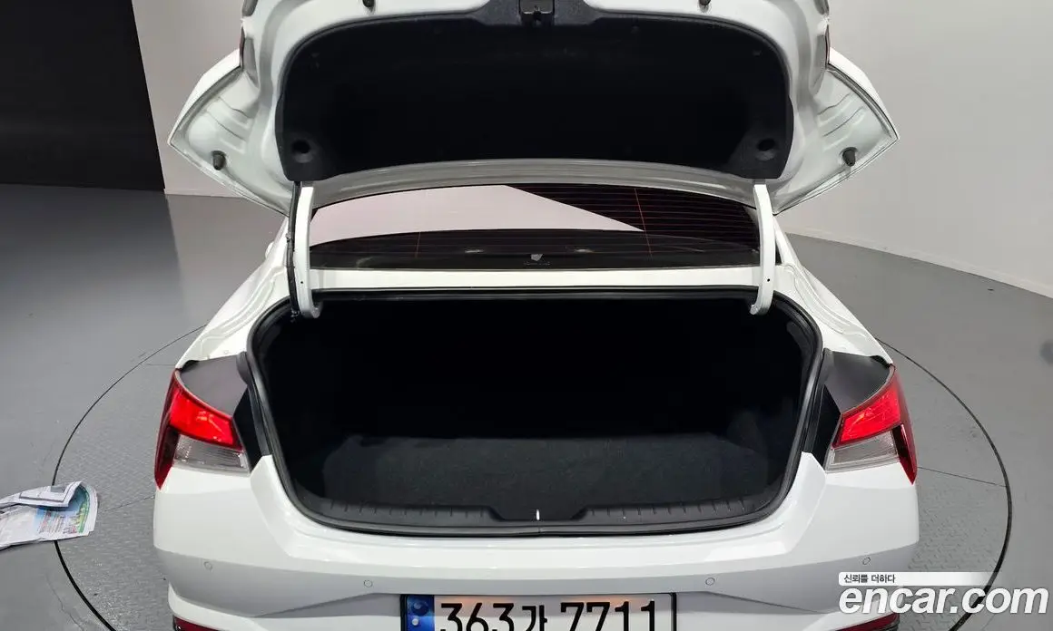 Hyundai Avante 2023 1.6 автомат (гидро), фото 17