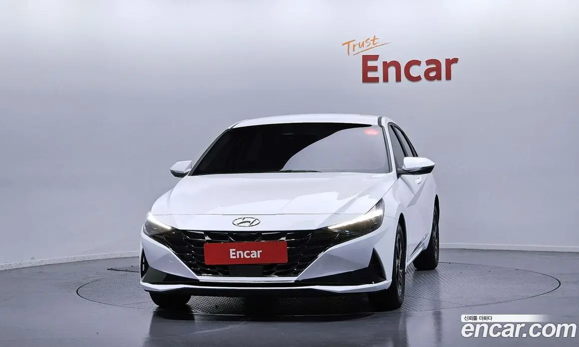 Hyundai Avante 2023 1.6 автомат (гидро), фото 3