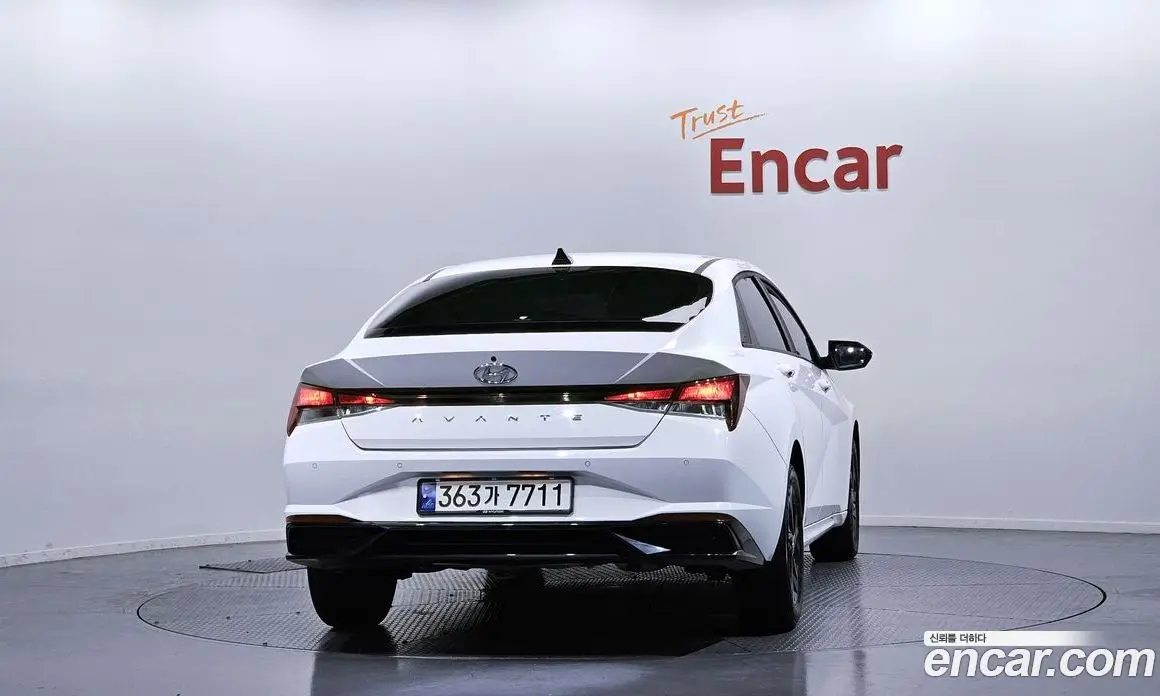 Hyundai Avante 2023 1.6 автомат (гидро), фото 4