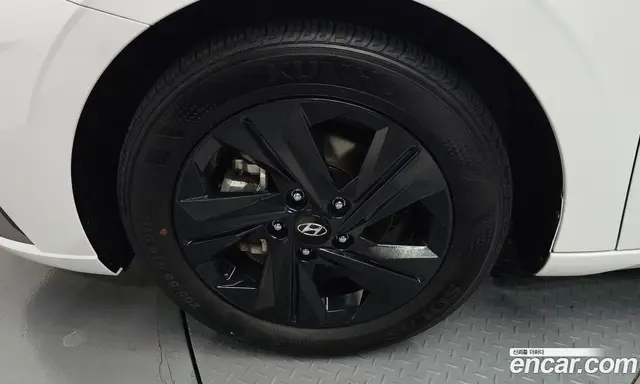 Hyundai Avante 2023 1.6 автомат (гидро), миниатюра 5