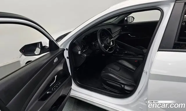 Hyundai Avante 2023 1.6 автомат (гидро), миниатюра 10