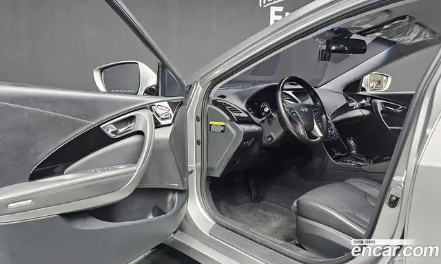 Hyundai Grandeur 2013 3.0 автомат (гидро), миниатюра 10 Hyundai Grandeur 2013 3.0 автомат (гидро), миниатюра 10