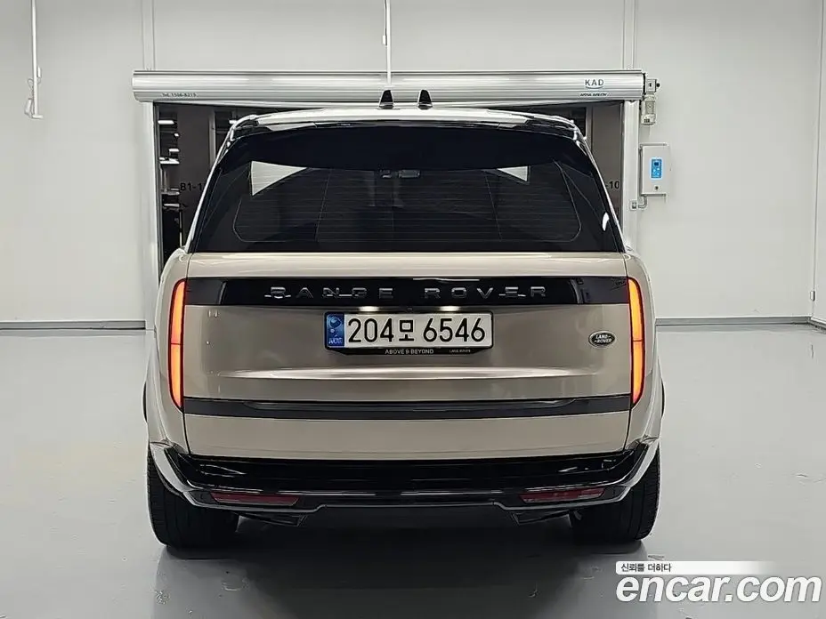 Land Rover Range Rover 2023 4.4 автомат (гидро), фото 3