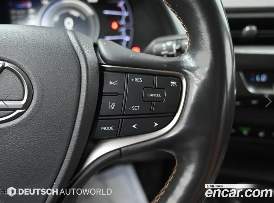 Lexus UX 2019 2.0 автомат (гидро), фото 16