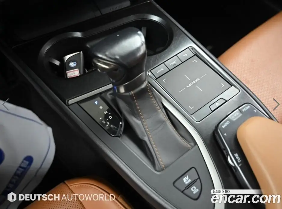 Lexus UX 2019 2.0 автомат (гидро), фото 9