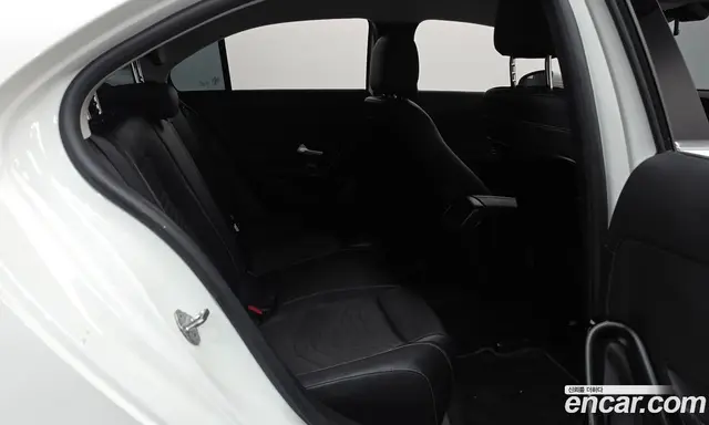 Mercedes-Benz A-Class 2020 2.0 автомат (гидро), миниатюра 12