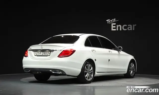 Mercedes-Benz C-Class 2017 2.0 автомат (гидро), миниатюра 2 Mercedes-Benz C-Class 2017 2.0 автомат (гидро), миниатюра 2