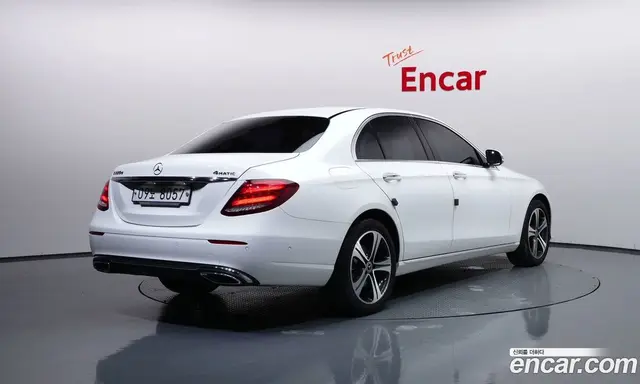 Mercedes-Benz E-Class 2017 1.9 автомат (гидро), миниатюра 2 Mercedes-Benz E-Class 2017 1.9 автомат (гидро), миниатюра 2