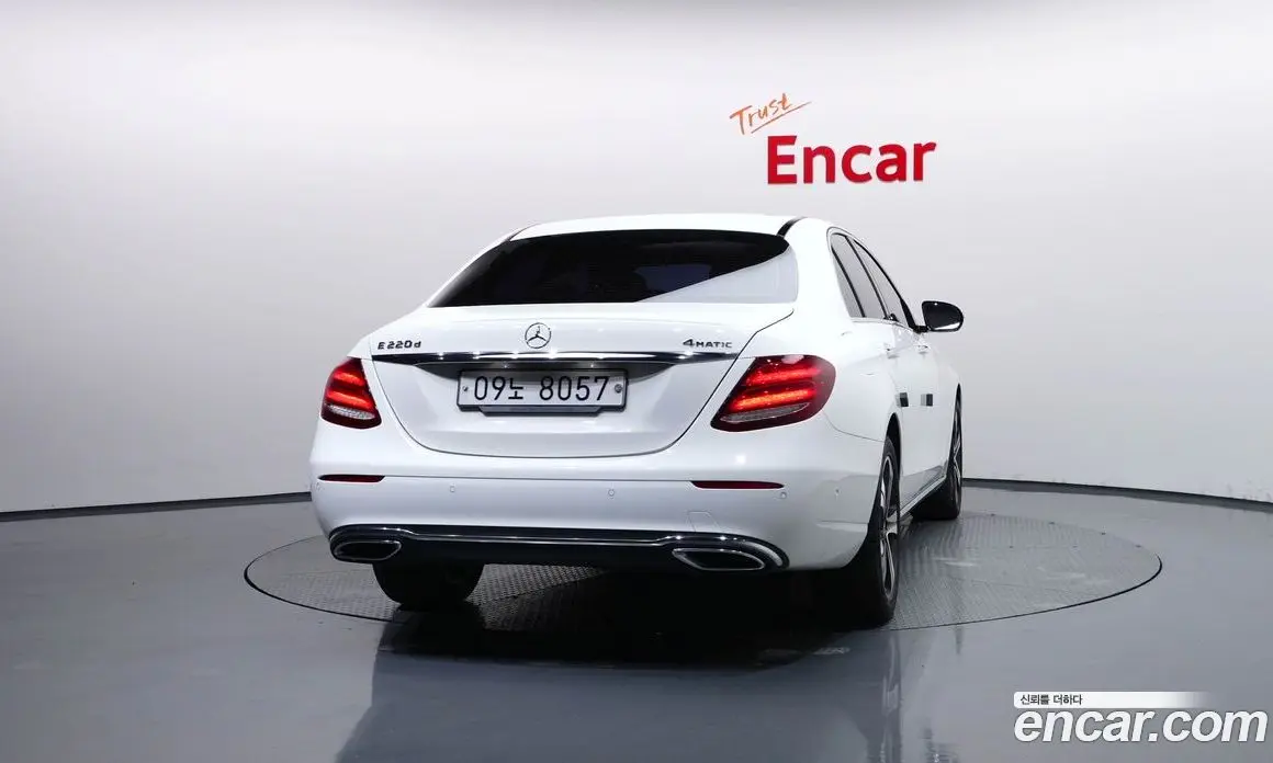 Mercedes-Benz E-Class 2017 1.9 автомат (гидро), фото 4 Mercedes-Benz E-Class 2017 1.9 автомат (гидро), фото 4