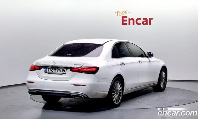 Mercedes-Benz E-Class 2023 1.9 автомат (гидро), миниатюра 2