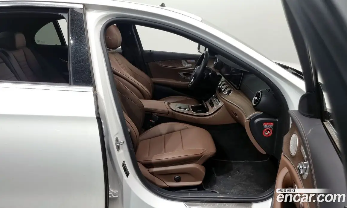 Mercedes-Benz E-Class 2023 1.9 автомат (гидро), фото 11