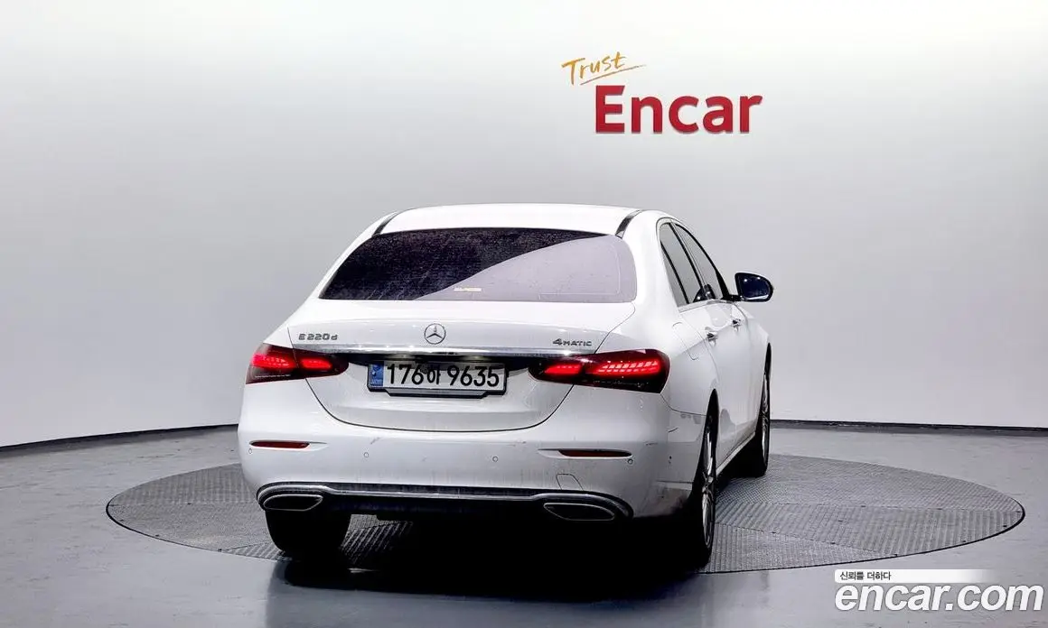 Mercedes-Benz E-Class 2023 1.9 автомат (гидро), фото 4