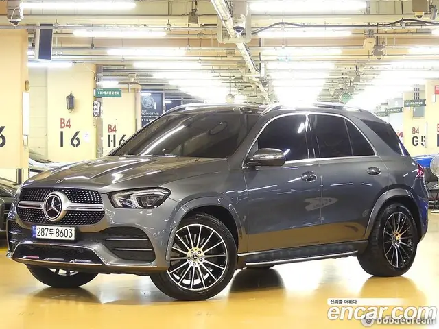 Mercedes-Benz GLE-Class 2022 3.0 автомат (гидро), миниатюра 2