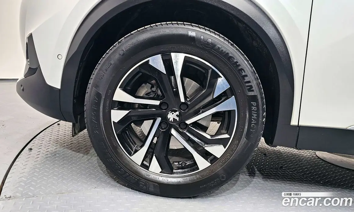 Peugeot 2008 2021 1.5 автомат (гидро), фото 5 Peugeot 2008 2021 1.5 автомат (гидро), фото 5