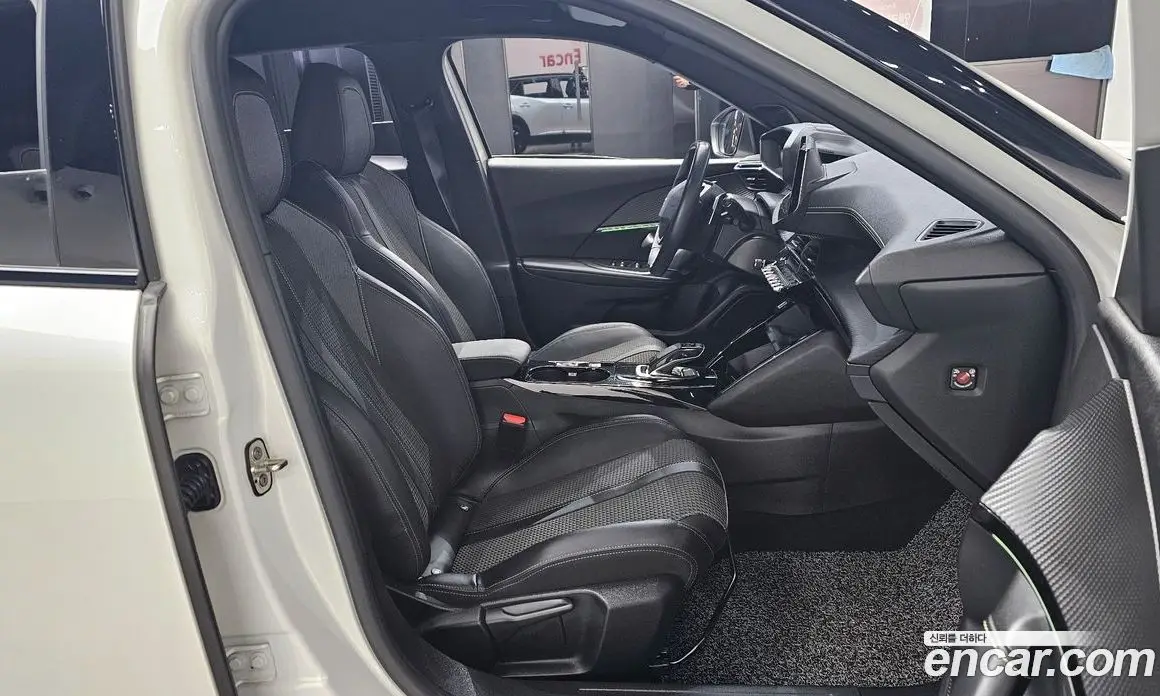 Peugeot 2008 2021 1.5 автомат (гидро), фото 10 Peugeot 2008 2021 1.5 автомат (гидро), фото 10