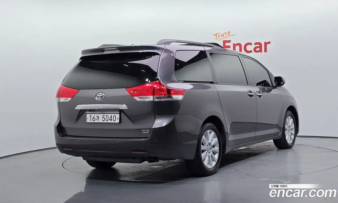 Toyota Sienna 2013 3.5 автомат (гидро), фото 2 Toyota Sienna 2013 3.5 автомат (гидро), фото 2