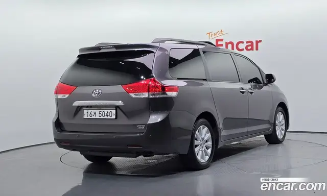 Toyota Sienna 2013 3.5 автомат (гидро), миниатюра 2 Toyota Sienna 2013 3.5 автомат (гидро), миниатюра 2
