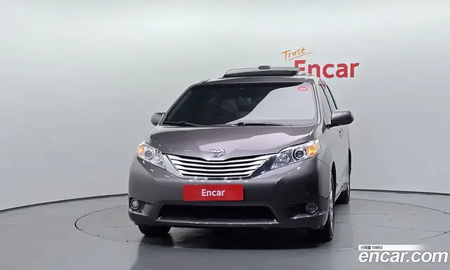 Toyota Sienna 2013 3.5 автомат (гидро), миниатюра 3 Toyota Sienna 2013 3.5 автомат (гидро), миниатюра 3