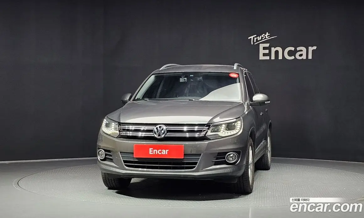 Volkswagen Tiguan 2012 2.0 автомат (гидро), фото 3
