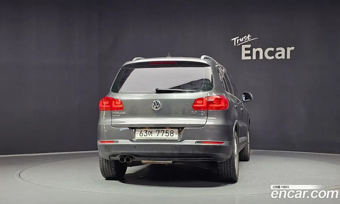 Volkswagen Tiguan 2012 2.0 автомат (гидро), фото 4