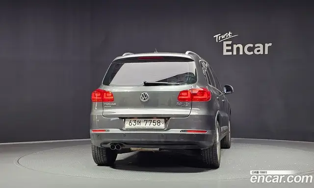 Volkswagen Tiguan 2012 2.0 автомат (гидро), миниатюра 4