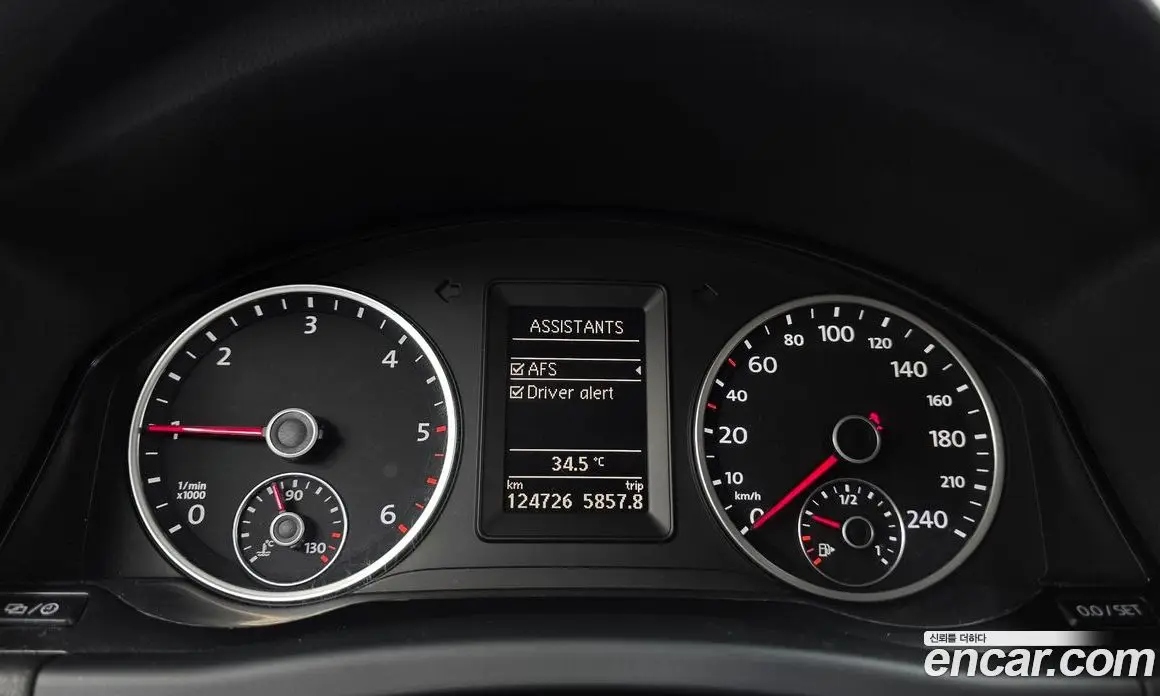 Volkswagen Tiguan 2012 2.0 автомат (гидро), фото 8